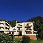 Le Отель