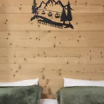 Le Hotel