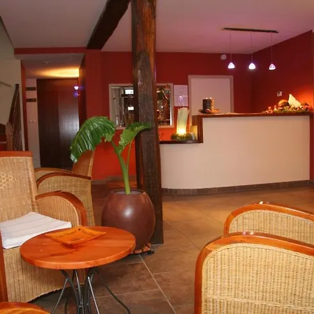 Le Hotel